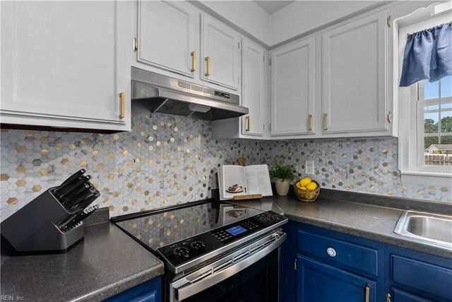 1828 Hidden Valley DR, Virginia Beach, VA 23464