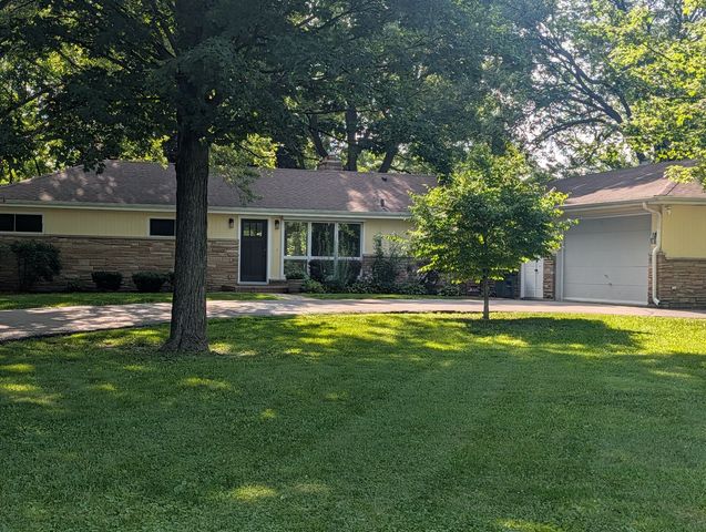 71 N ELA Road, Inverness, IL 60067