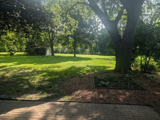 71 N ELA Road, Inverness, IL 60067