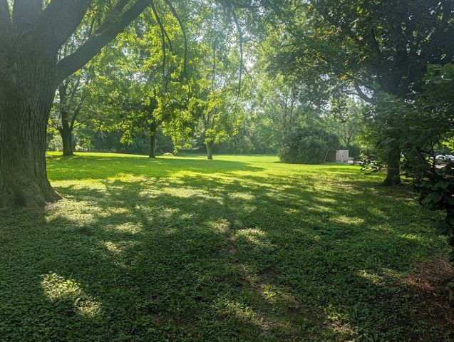 71 N ELA Road, Inverness, IL 60067