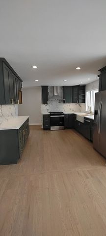 71 N ELA Road, Inverness, IL 60067