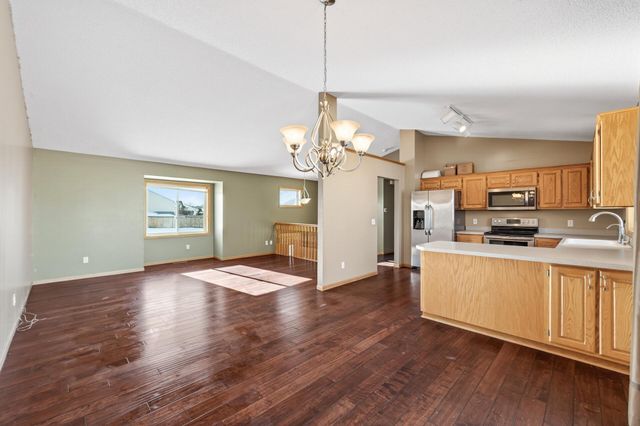 7100 91st Trail N, Brooklyn Park, MN 55445