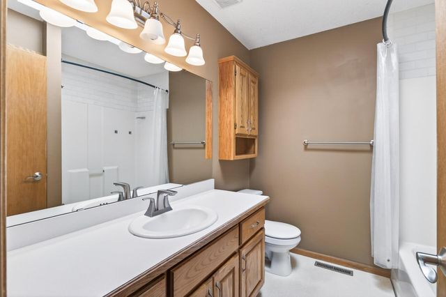 7100 91st Trail N, Brooklyn Park, MN 55445