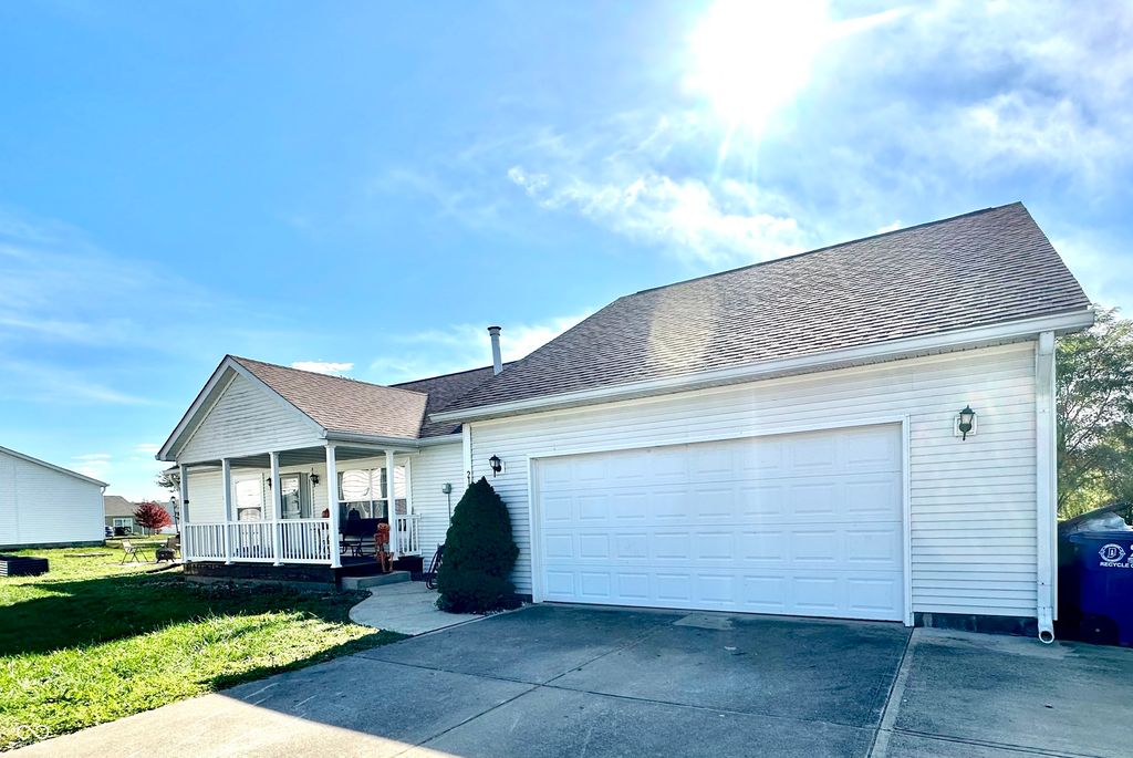 2120 Willow Oak Court, Shelbyville, IN 46176