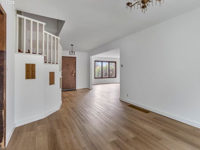 7626 Se CARLTON St, Portland, OR 97206