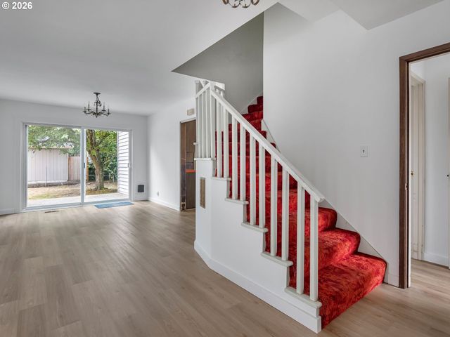 7626 Se CARLTON St, Portland, OR 97206