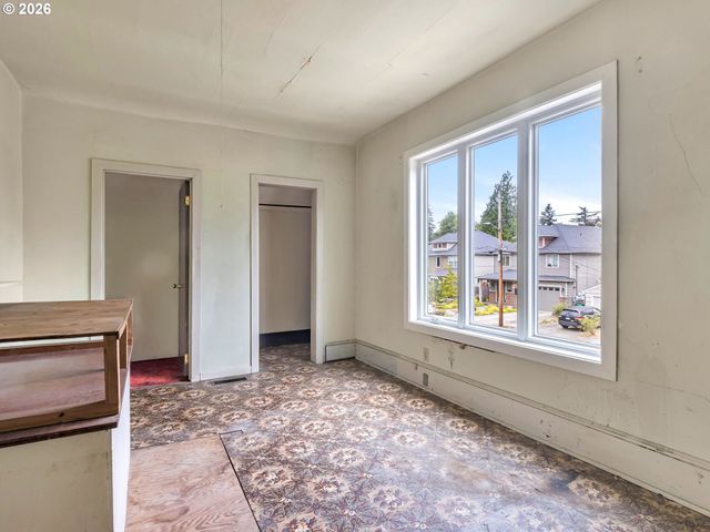 7626 Se CARLTON St, Portland, OR 97206