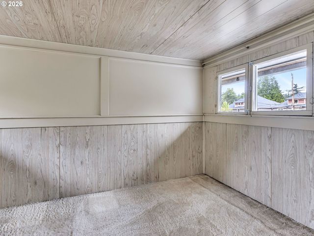 7626 Se CARLTON St, Portland, OR 97206