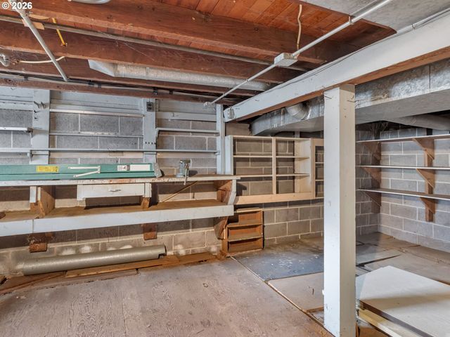 7626 Se CARLTON St, Portland, OR 97206
