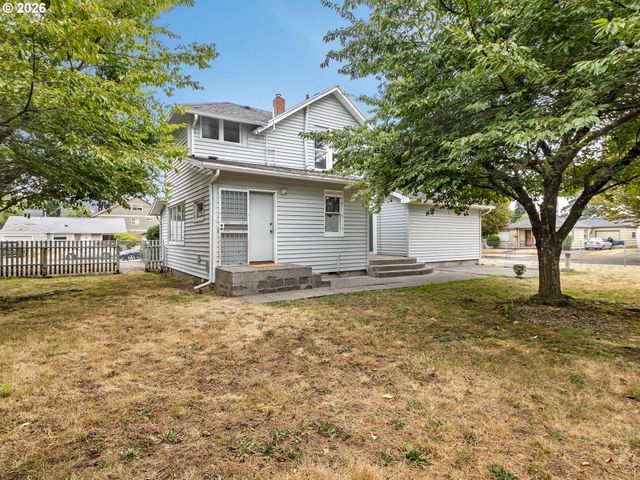7626 Se CARLTON St, Portland, OR 97206