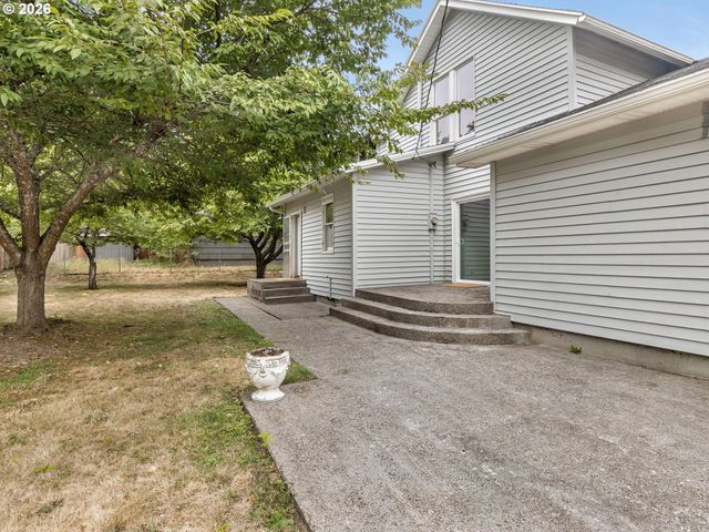 7626 Se CARLTON St, Portland, OR 97206