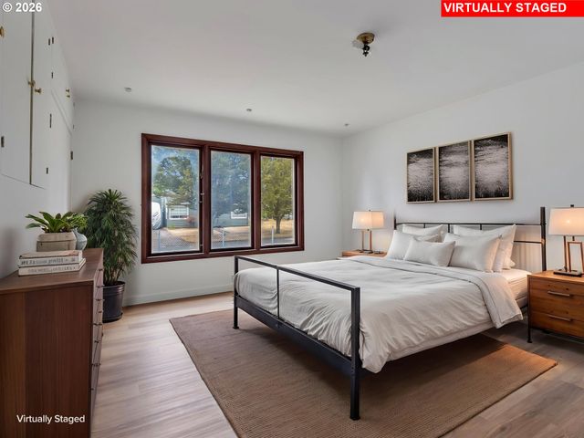 7626 Se CARLTON St, Portland, OR 97206