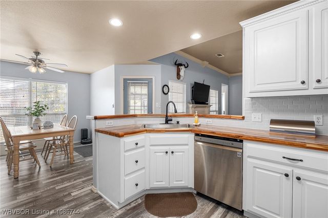 1363 Red Oak Drive, Alma, AR 72921