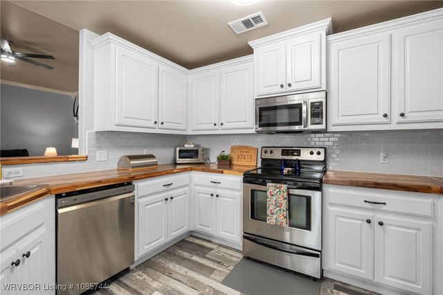 1363 Red Oak Drive, Alma, AR 72921