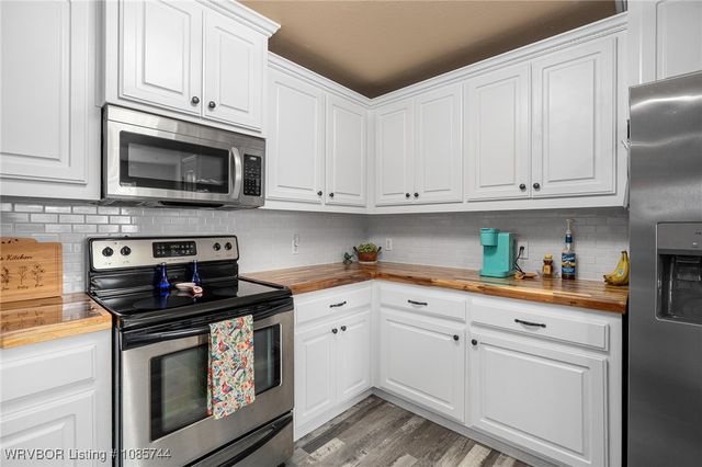 1363 Red Oak Drive, Alma, AR 72921