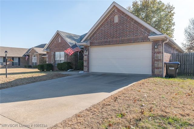 1363 Red Oak Drive, Alma, AR 72921
