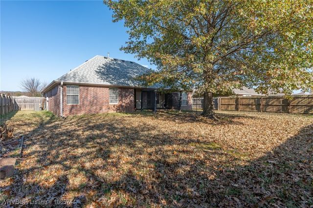 1363 Red Oak Drive, Alma, AR 72921