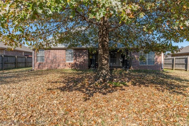 1363 Red Oak Drive, Alma, AR 72921