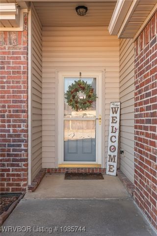 1363 Red Oak Drive, Alma, AR 72921