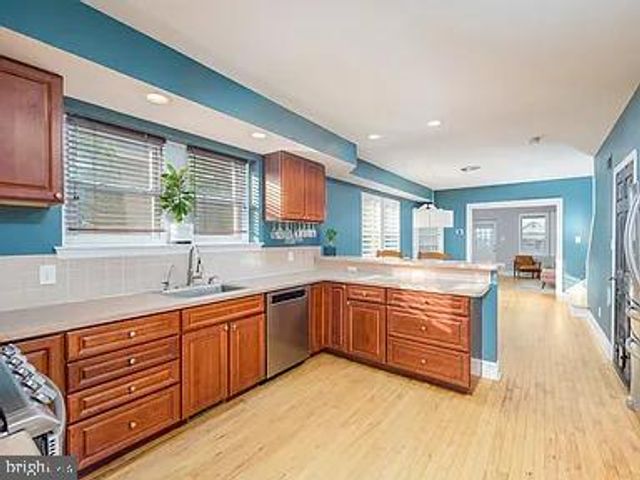 326 E 11TH AVE, Conshohocken, PA 19428