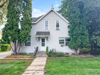 424 4th Street S, Moorhead, MN 56560