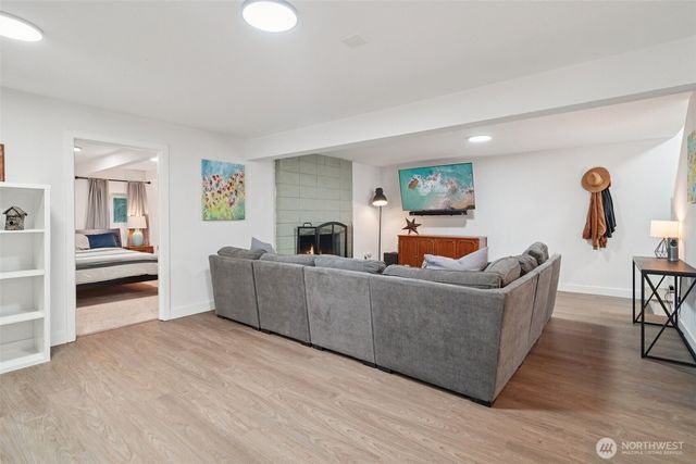 14630 57th Place W, Edmonds, WA 98026