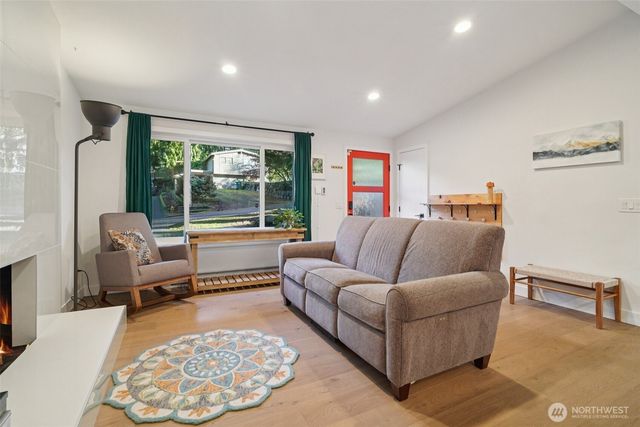 14630 57th Place W, Edmonds, WA 98026