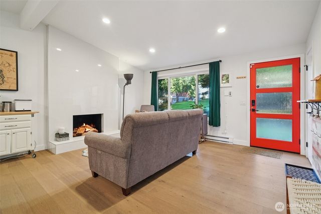 14630 57th Place W, Edmonds, WA 98026