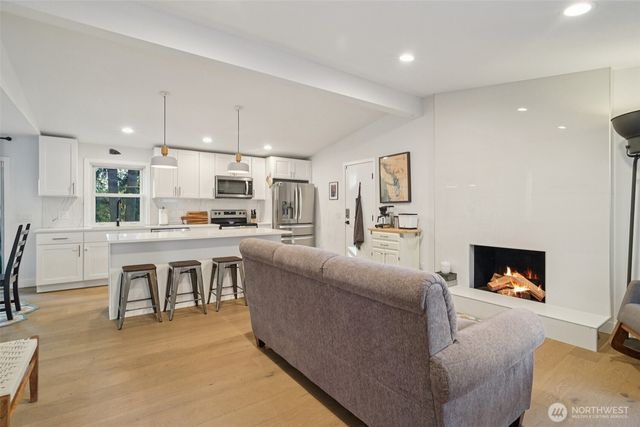 14630 57th Place W, Edmonds, WA 98026