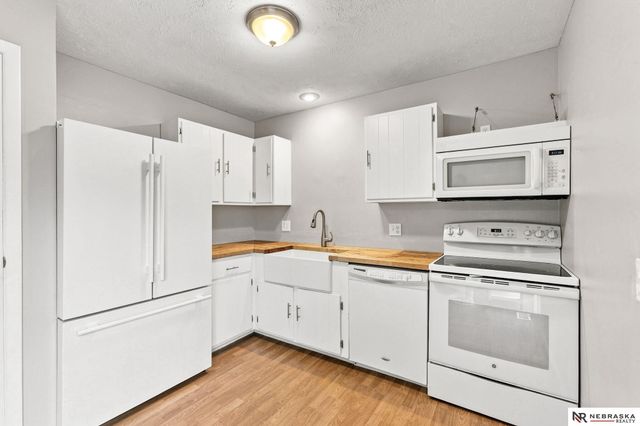 8721 Browne Street, Omaha, NE 68134
