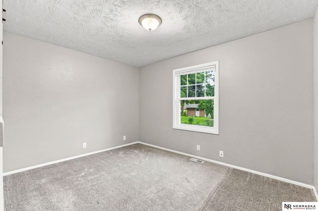 8721 Browne Street, Omaha, NE 68134