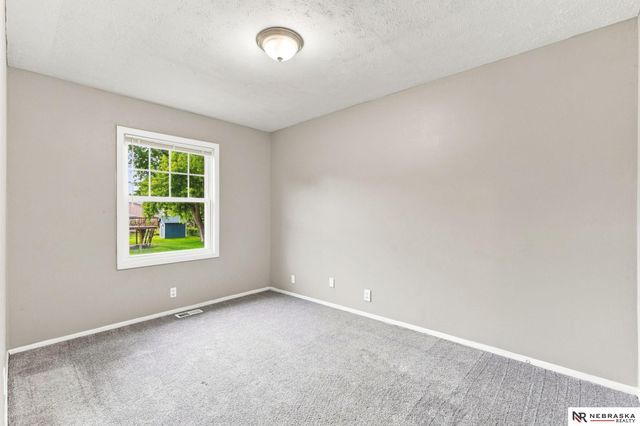 8721 Browne Street, Omaha, NE 68134