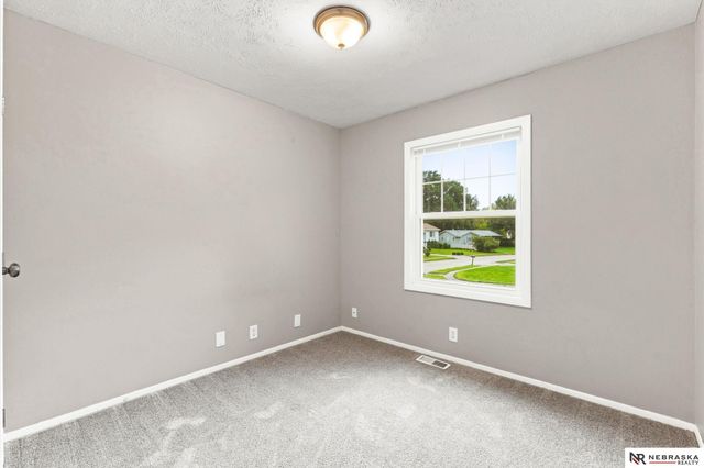 8721 Browne Street, Omaha, NE 68134