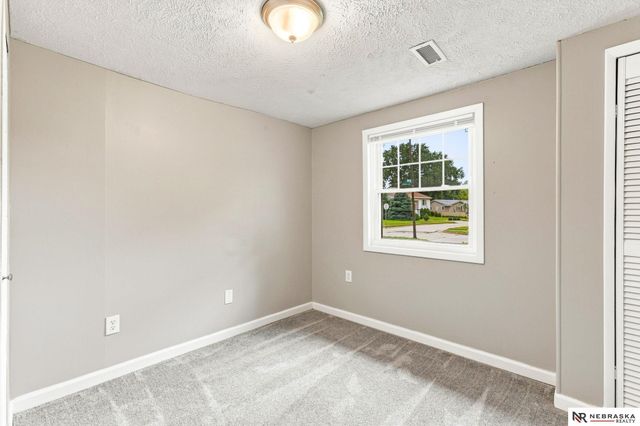 8721 Browne Street, Omaha, NE 68134