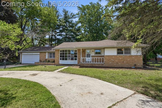21001 Negaunee Street, Southfield, MI 48033