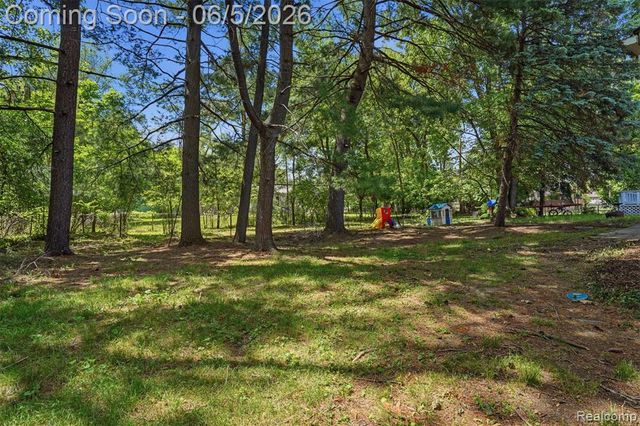 21001 Negaunee Street, Southfield, MI 48033