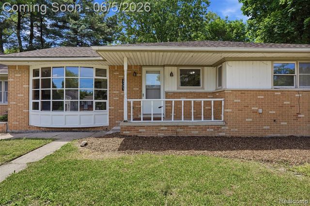 21001 Negaunee Street, Southfield, MI 48033