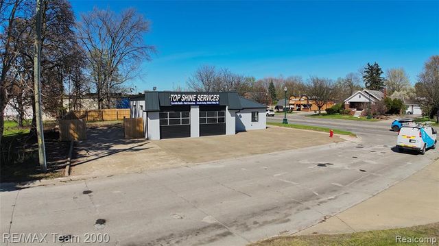 4438 S Wayne Road, Wayne, MI 48184