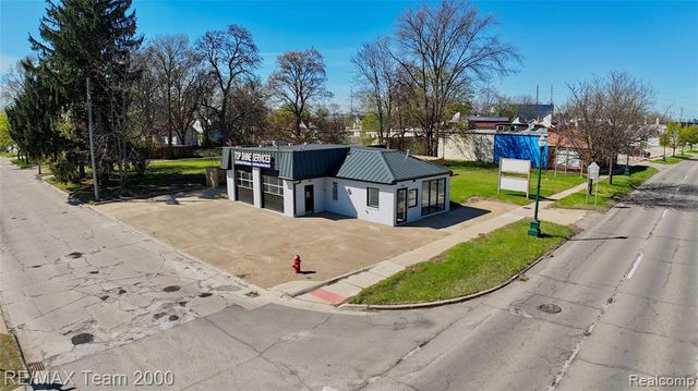 4438 S Wayne Road, Wayne, MI 48184