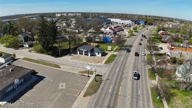 4438 S Wayne Road, Wayne, MI 48184