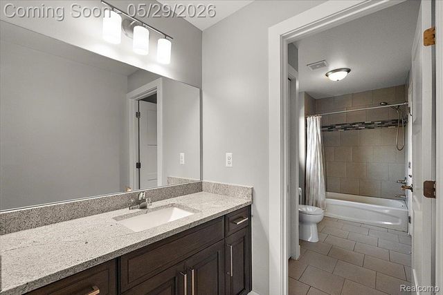7659 Crimson Court, Shelby Charter Township, MI 48316
