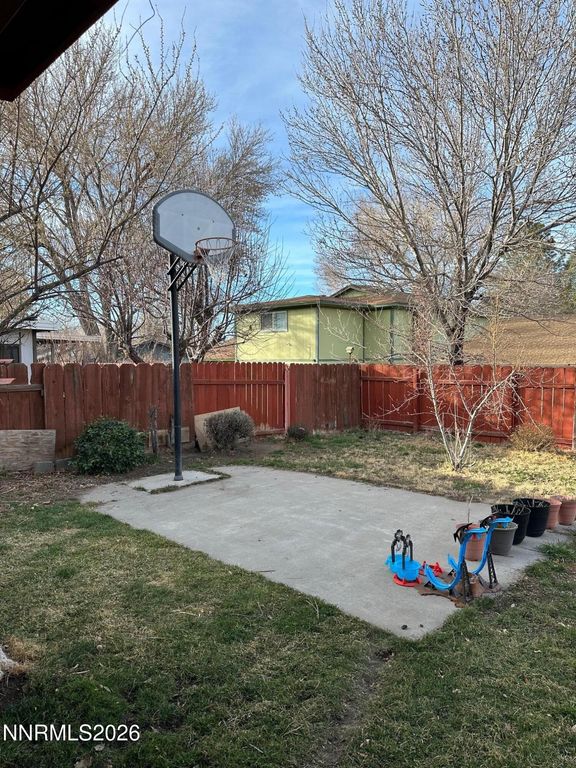 Image 21 of property listing at 4185 Mira Loma Drive, Reno, NV 89502