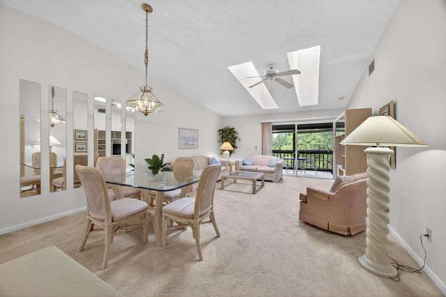 8323 SE Croft Circle N9, Hobe Sound, FL 33455