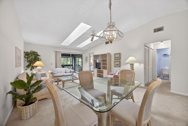 8323 SE Croft Circle N9, Hobe Sound, FL 33455