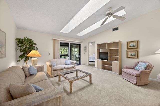 8323 SE Croft Circle N9, Hobe Sound, FL 33455