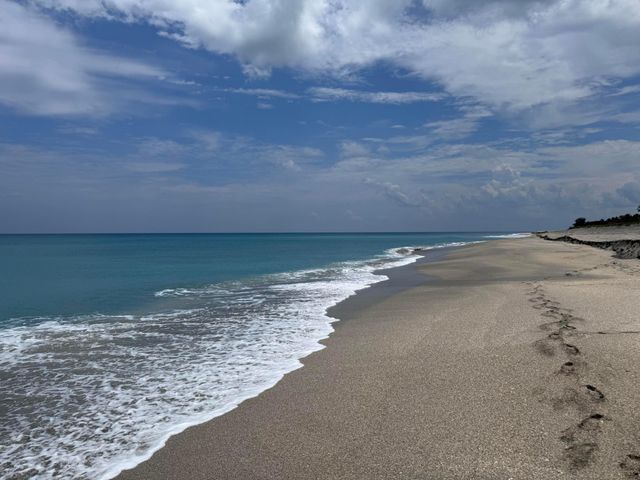 8323 SE Croft Circle N9, Hobe Sound, FL 33455