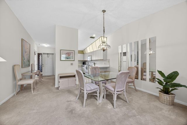 8323 SE Croft Circle N9, Hobe Sound, FL 33455