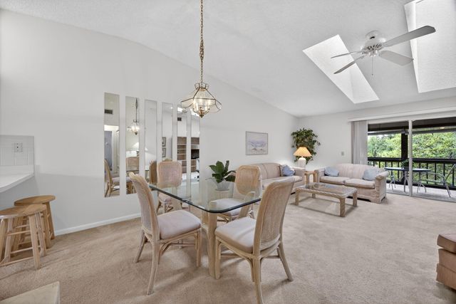 8323 SE Croft Circle N9, Hobe Sound, FL 33455