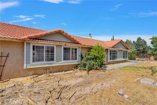 8760 Del Rosa Road, Phelan, CA 92371
