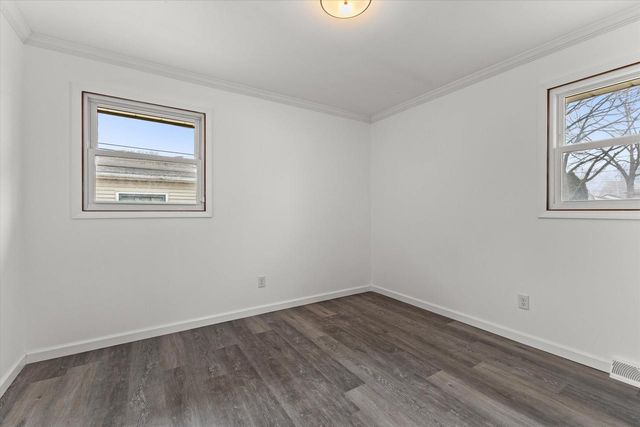 1625 Monroe AVENUE, South Milwaukee, WI 53172